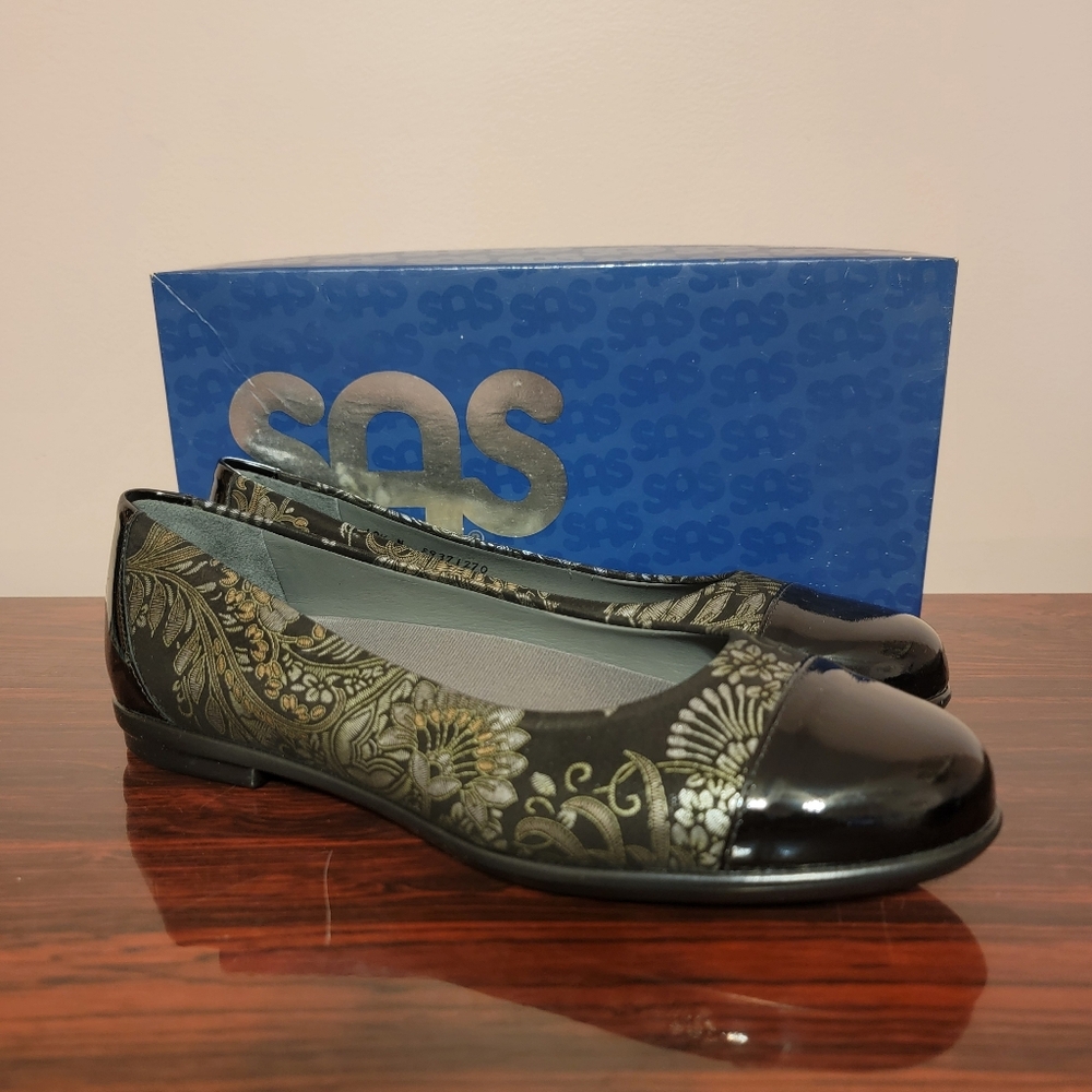 SAS 10.5 N Womans Cap Toe Patent Leather Fabric Floral Print Brocade Shoes New‎